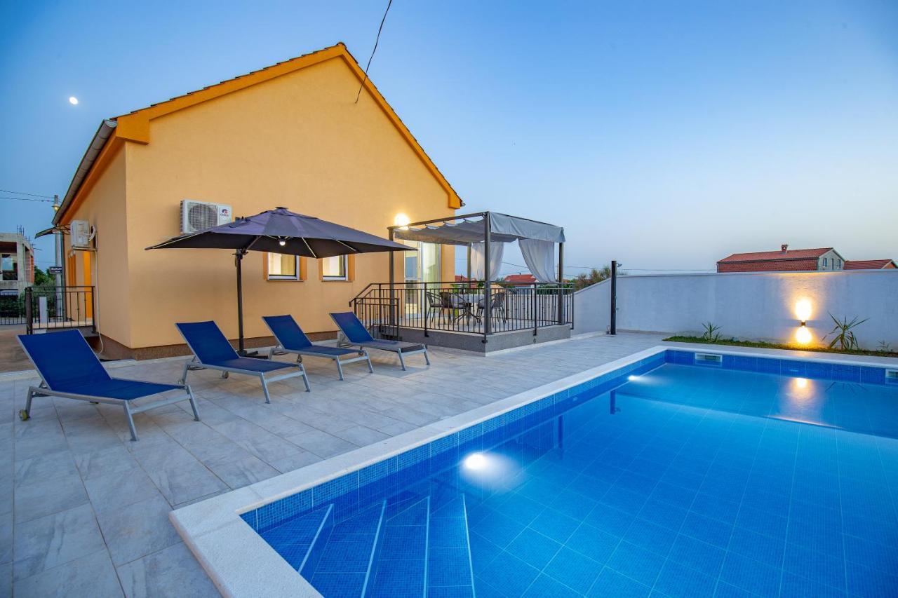 Villa Family And Friends Private Heated Pool With Jacuzzi Zadar Exterior foto